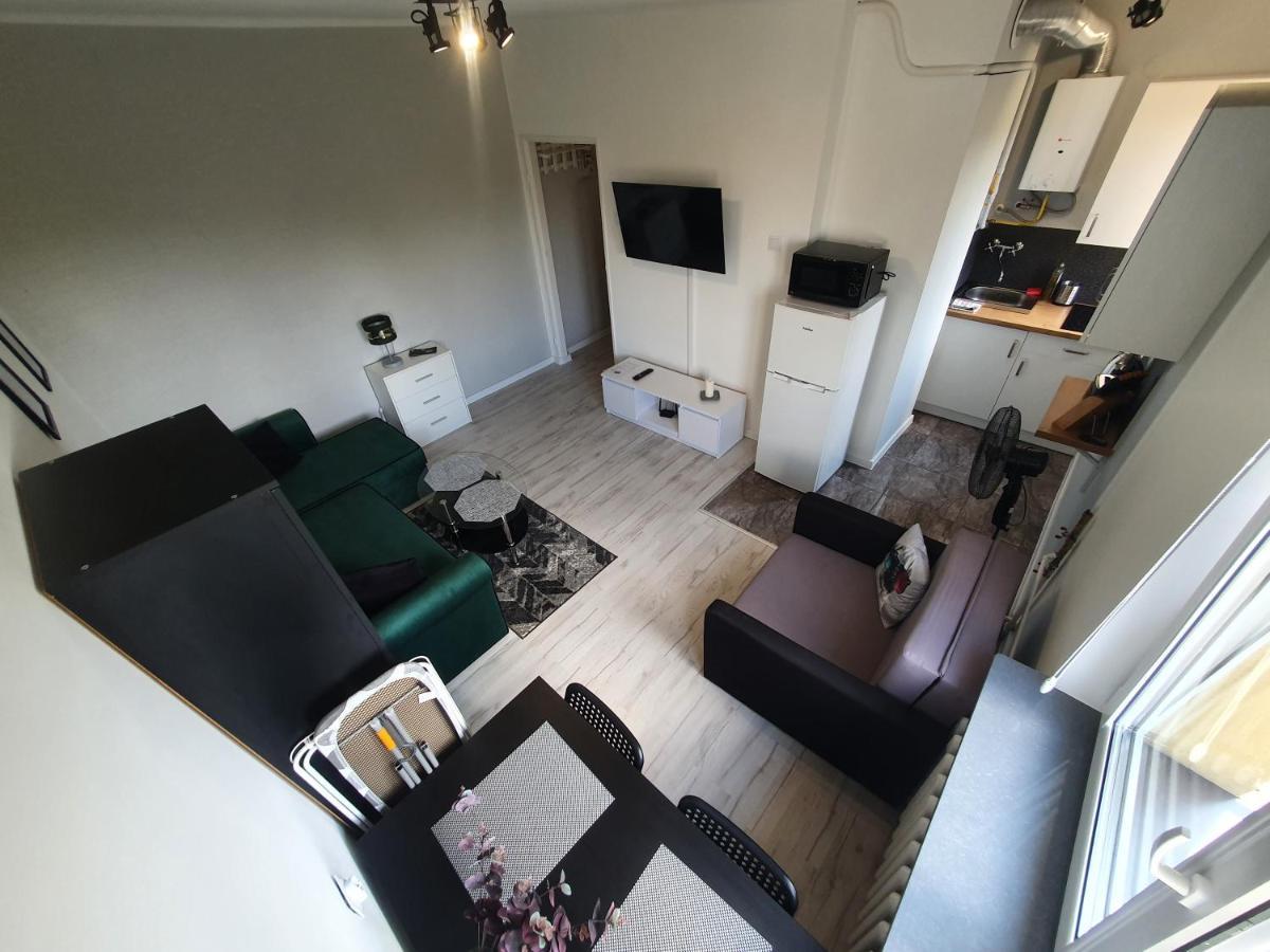 Forest House Apartment